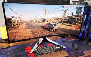 فرق مانیتور گیمینگ و معمولی